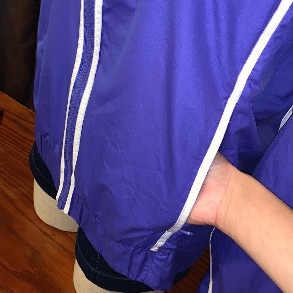 Nike - Picture 5 of 8